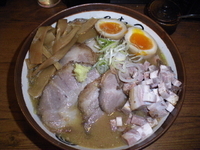 「極豚味噌ラーメン」@麺武 虎龍の写真