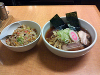「ラーメンとチャーハンのセット（1000円）」@らーめん一慶の写真