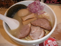 「あっさりホタテ特製塩らーめん（880円）」@ORAGA NOODLESの写真