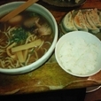 特醸醤油ラーメン（¥650）大盛り（¥100）焼き餃子（¥350