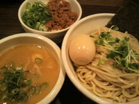 「鶏白湯つけ麺+味玉+鶏そぼろご飯」@鶏そば 一瑳の写真