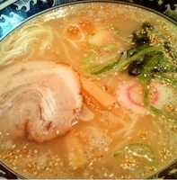 「塩ら～めん（麺硬め・アブラ普通）+半炒飯セット（680円+280」@七匹の子ぶた さいたま新都心店の写真