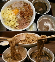 「まぜつけ（大） 1,200円（チーズできるだけ多く・紙エプロン）」@ジャンクガレッジ 東京ラーメンストリートの写真