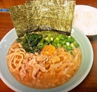 「肉そば（太麺・かため・こいめ）+ライス（750円+100円）」@横浜家系ラーメン 二代目 肉そば家の写真