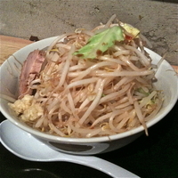 「とんこつ野菜ラーメン並（￥650）野菜増し（￥50）」@JIRORAMOの写真