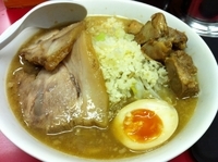 「ラーメン[小]（700円）+小豚（150円）」@モッコリ豚の写真