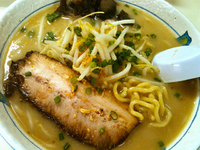 「塩らぁ麺（770円）」@らぁ麺 波（シー） 神田錦町店の写真