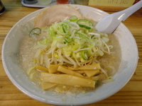 「しょうゆらーめん（650円）+大盛（100円）」@こってりらーめん なりたけ 本八幡店の写真