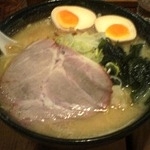 「味噌ラーメン大盛り + 味玉」@味源 渋谷宇田川店の写真