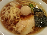 「醤油らーめん+味玉」@らーめん雅ノ屋の写真