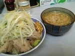 「極太角ふじつけ麺+つけ麺用野菜+バカ豚（にんにく」@鶏とふじの写真