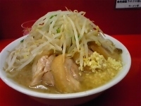 「小ブタ 野菜にんにく」@ラーメン 学の写真