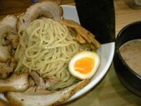 「チャーシュー黒つけ麺」@中華そば 醤者の写真