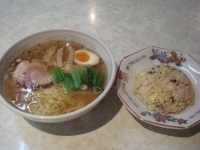 「塩ラーメン 半チャーハンセット」@ラーメンげんげんの写真