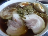 「醤油ラーメン大盛り+α」@らーめん大葉の写真