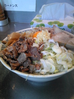 「油そば（大盛り）野菜増し・ニンニク」@ラーメン大 堀切店の写真