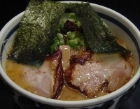 「特濃魚介豚骨らーめんライト」@麺家 うえだの写真