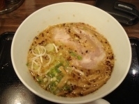 「ちゃぶ屋流とんこつらぁ麺」@ちゃぶ屋 とんこつらぁ麺 CHABUTON 池袋東口店の写真