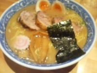 「特製中華そば」@中華そば 青葉 新宿店の写真