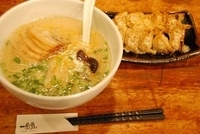 「白丸、チャーシューまぶしご飯」@博多一風堂 吉祥寺店の写真