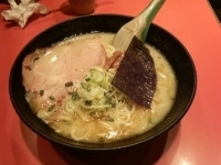 「塩とんこつラーメン太麺650円」@ラーメン ヨシベー 錦糸町店の写真