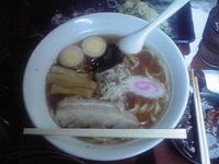 「味玉ラーメン（中盛り）￥880」@三ツ矢堂製麺 中目黒本店の写真