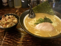 「ラーメン（太麺）650円+ランチ丼（チャーシュー）100円」@豚骨醤油らーめん 誠屋 八幡山本店の写真