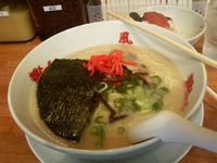 「ラーメン+替え玉 500円」@博多風龍 水道橋店の写真