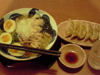 「とりわんたんめん￥900 味玉（クーポン） 焼餃子￥400」@らーめん天神下 大喜の写真