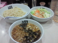 「つけ麺、麺やらかめ、小油、温野菜トッピンブ」@らーめん潤 蒲田店の写真