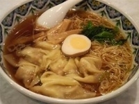 「ワンタン麺」@中国ラーメン 揚州商人 横浜スタジアム前店の写真