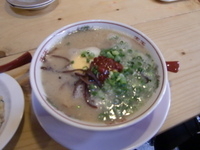 「久留米の龍とんこつラーメン」@虎と龍 江坂緑地公園店の写真