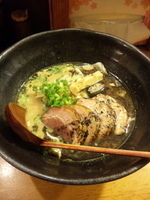 「黒龍細麺 厚切りチャーシュー【900円】」@らーめん幸龍の写真