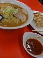 「中華そば700円+黒豚餃子400円」@中華そば ふくもりの写真