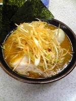 「辛ラーメン+辛ネギ」@横浜ラーメン 三代目家の写真