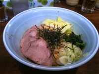 「油そば（中盛）+チャーシュー」@家系ラーメン 桂家の写真