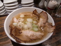 「塩ラーメン（エビ油）」@宗家一条流がんこラーメン 十八代目の写真