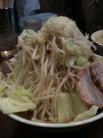 「ラーメン ヤサイマシマシニンニク」@ラーメン どんの写真