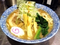 「豚骨らーめん（大盛り無料）[2玉] ￥700」@濃厚らーめんガツリの写真