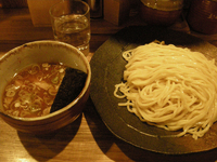「つけ麺（中盛）￥720」@つけ麺屋 やすべえ 赤坂店の写真