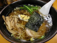 「しょうゆらーめん￥600」@手もみらーめん 十八番の写真