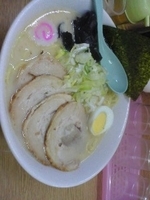 「とんこつラーメン680 チャーシュー三枚150」@さいたま屋 板橋店の写真