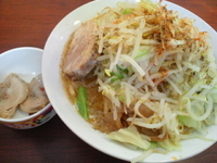 「カラミソラーメンアブリ ヤサイ（トッピング）」@メガガンジャの写真