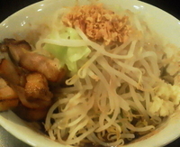 「限定1並（汁なし）・ニンニク」@らーめん破顔おおびるの写真