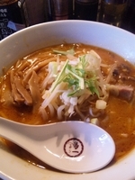 「海老茶色の味噌らーめん（味濃いめ、麺カタメ）【780円】」@らーめん一会の写真