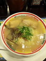 「ぼんしゃん【700円】 替え玉【150円】」@九州じゃんがら 銀座店の写真