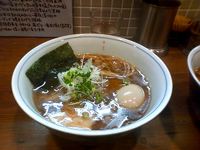 「らーめん・半熟味玉入り」@麺処 びぎ屋の写真