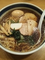 「しょうゆらーめん（味玉トッピング）」@札幌らーめん ほくと亭の写真