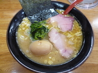 「ラーメン（濃いめ、固め）+味玉」@黒田屋 本店の写真