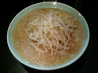 「豚入りラーメン」@ラーメン 新橋店の写真